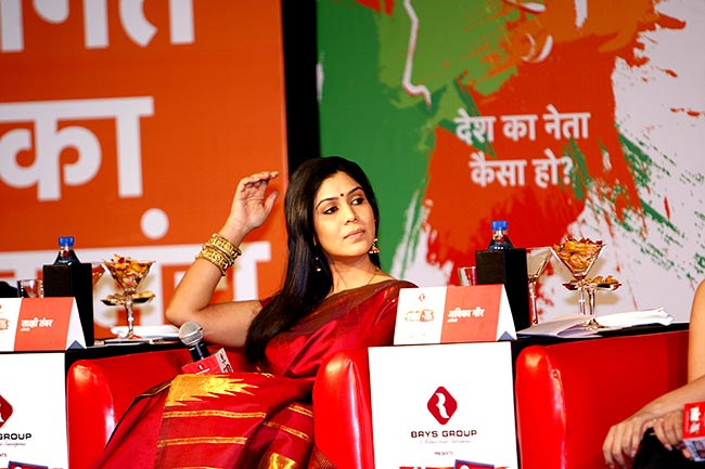 आजतक एजेंडा 2012: तस्वीरों में देखें कैसा रहा पहला दिन...