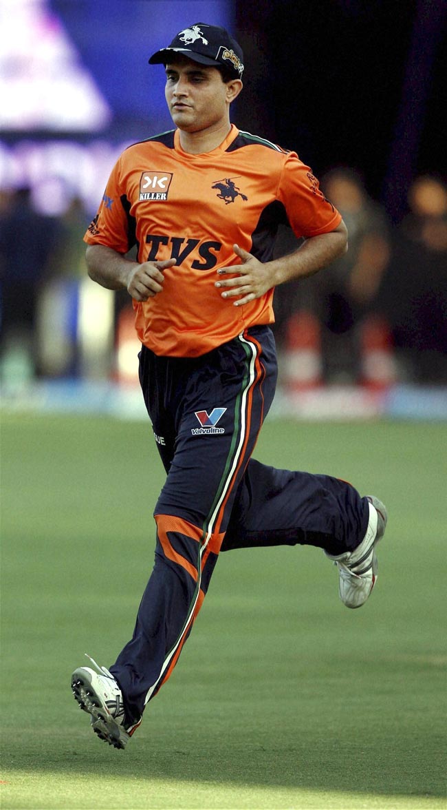 2012 में क्रिकेटः संन्यास और रिकॉर्डों का साल