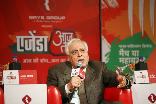 शुरू हुआ हिंदी का महामंच 'एजेंडा आजतक'