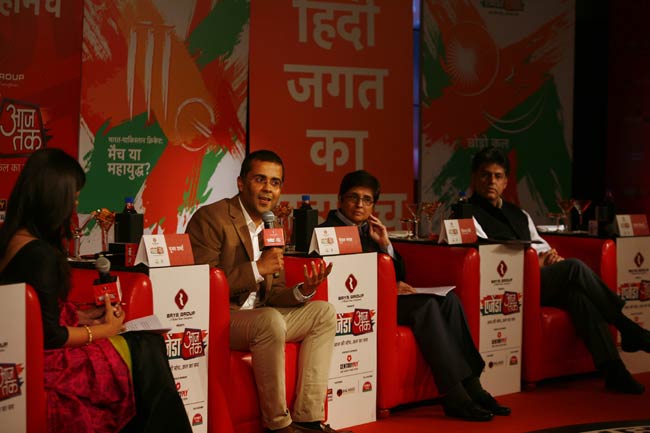 सोशल साइटों को सेंसर करने का विचार गलत