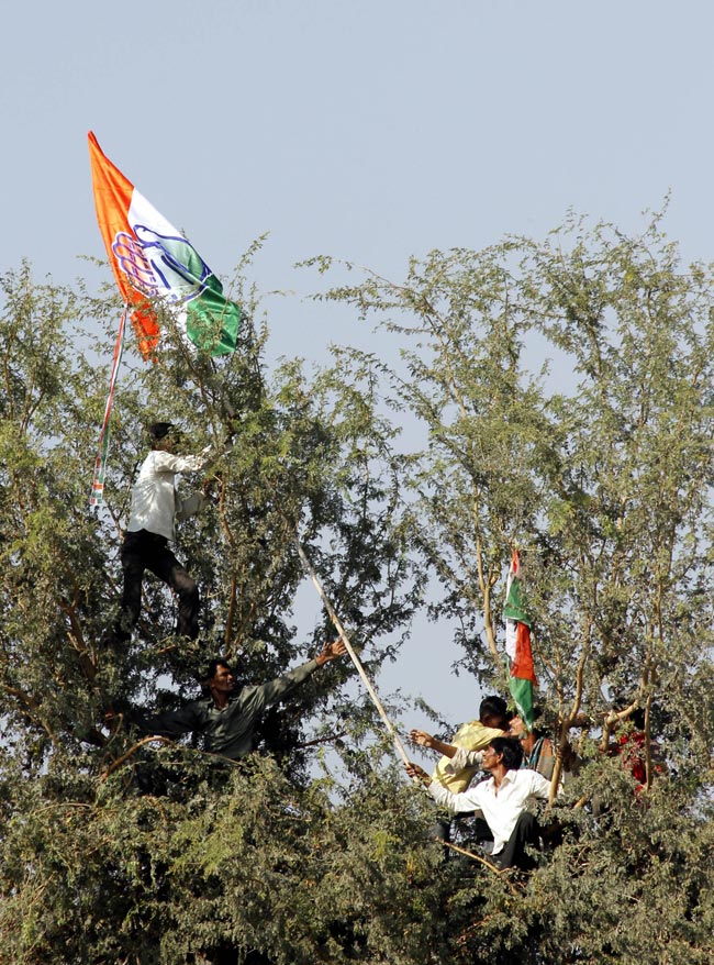 सोनिया गांधी ने किया गुजरात चुनाव में किया प्रचार