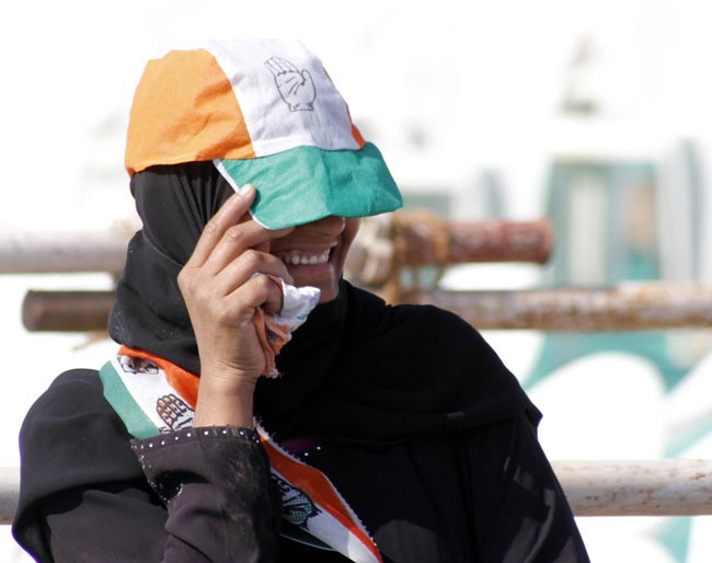 सोनिया गांधी ने किया गुजरात चुनाव में किया प्रचार