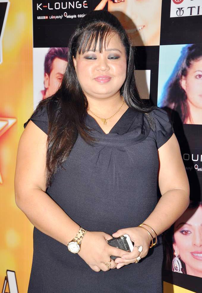 'स्‍टार नाइट 2012' में पहुंची काजोल...  | बॉलीवुड की हसीन परियां