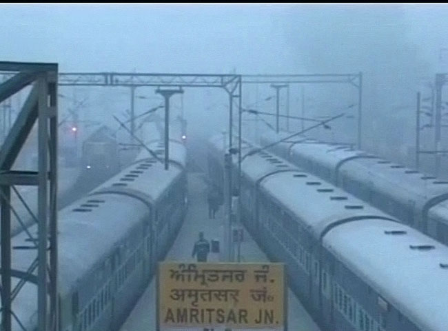 26 दिसंबर 2012: तस्वीरों में दिनभर की बड़ी खबरें | पढ़ें