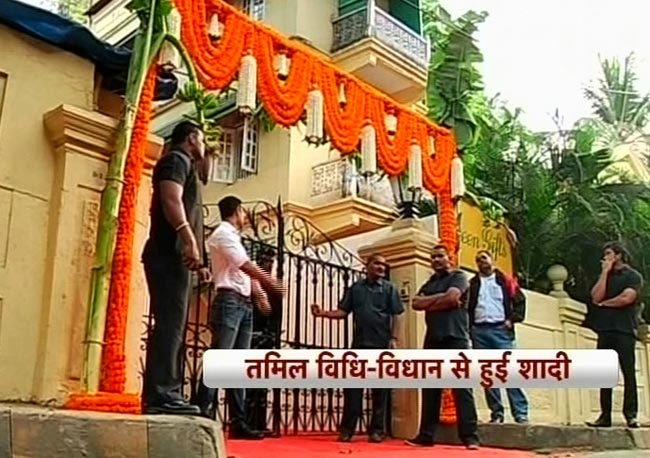 विद्या बालन ने सिद्धार्थ संग रचाई शादी  | मेंहदी की रस्म