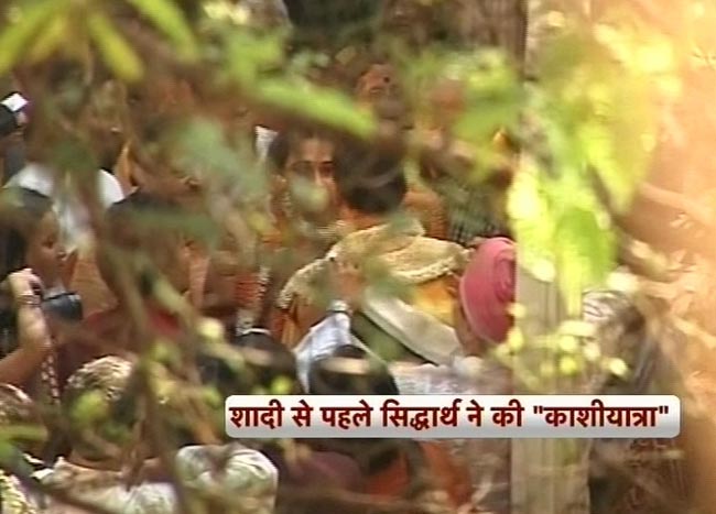 विद्या बालन ने सिद्धार्थ संग रचाई शादी  | मेंहदी की रस्म