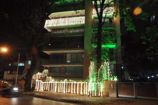 ...जब विद्या बालन के हाथों में लगी मेंहदी  | विद्या की अदाएं