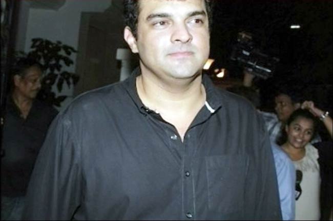 विद्या बालन ने सिद्धार्थ संग रचाई शादी  | मेंहदी की रस्म