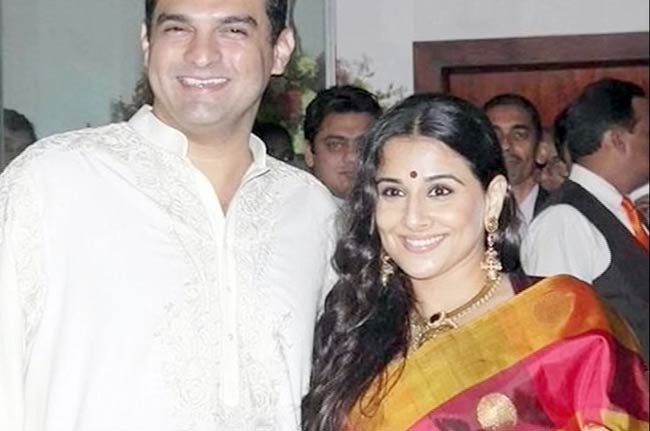 विद्या बालन ने सिद्धार्थ संग रचाई शादी  | मेंहदी की रस्म