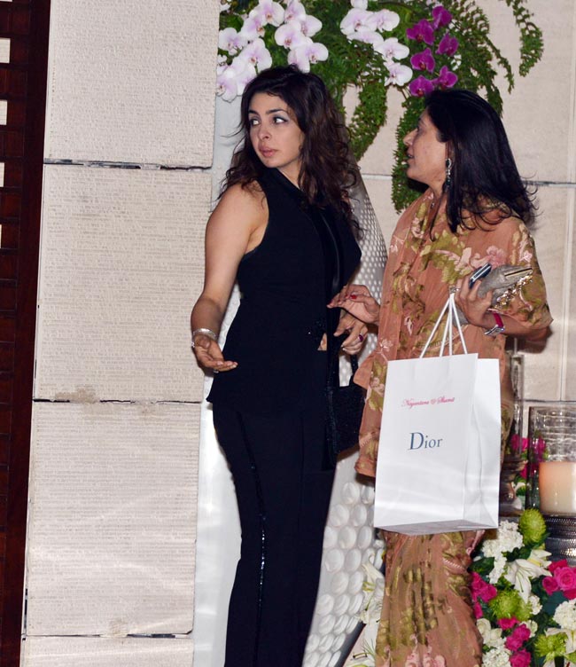 मुकेश अंबानी की पार्टी में पहुंचे दिग्‍गज | ग्लैमर का तड़का