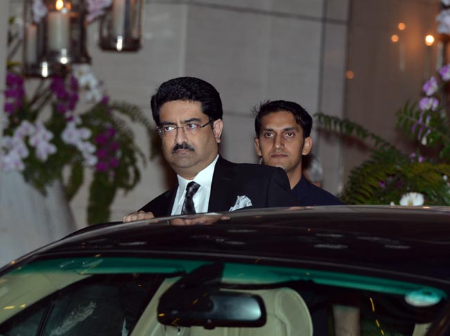 मुकेश अंबानी की पार्टी में पहुंचे दिग्‍गज | ग्लैमर का तड़का