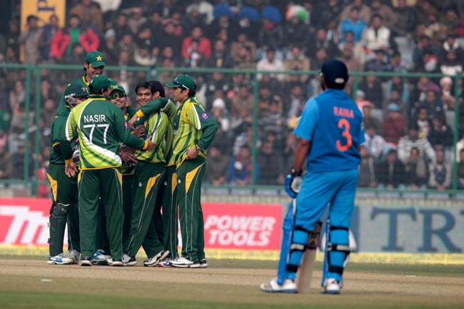 कोटला में गेंदबाजों का कमाल, जीता भारत | पढ़ें