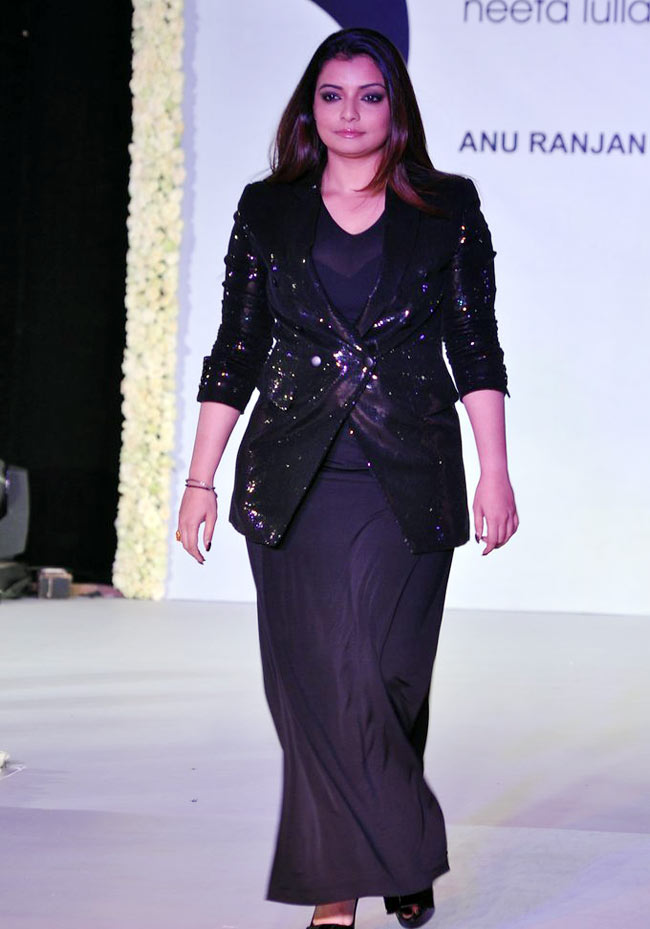 बेटी बचाने को लेकर सितारे रैंप पर | रैंप पर सितारे