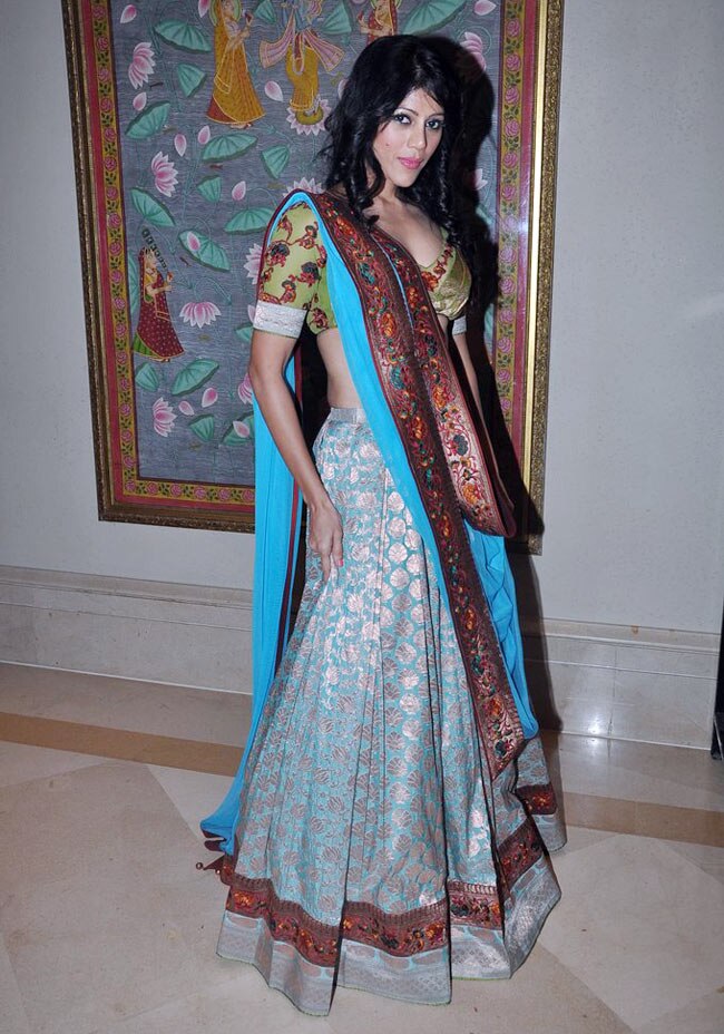 बेटी बचाने को लेकर सितारे रैंप पर | रैंप पर सितारे