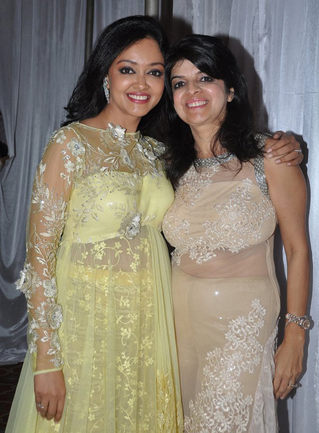 बेटी बचाने को लेकर सितारे रैंप पर | रैंप पर सितारे