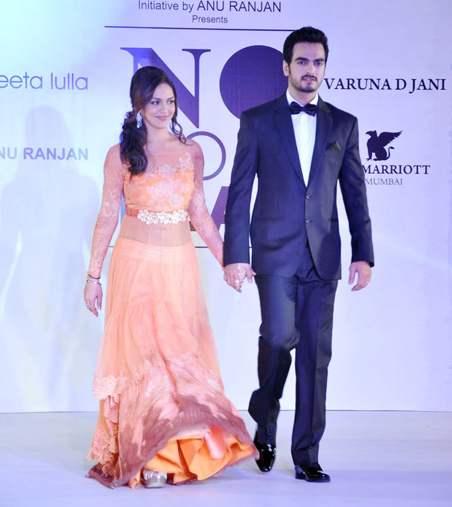 बेटी बचाने को लेकर सितारे रैंप पर | रैंप पर सितारे