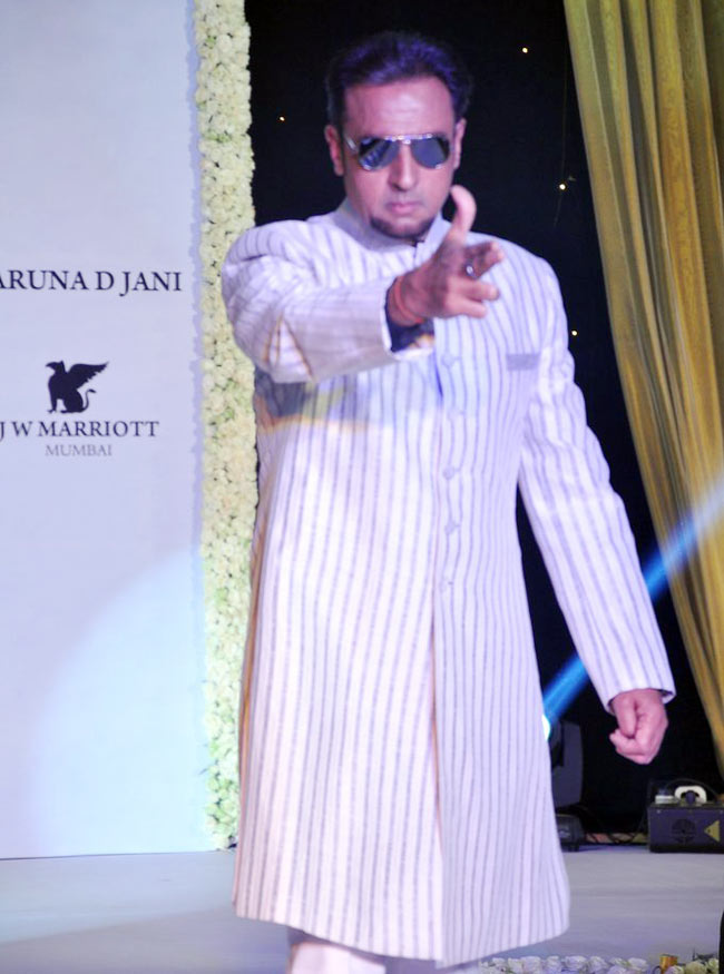 बेटी बचाने को लेकर सितारे रैंप पर | रैंप पर सितारे