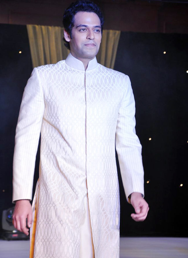 बेटी बचाने को लेकर सितारे रैंप पर | रैंप पर सितारे