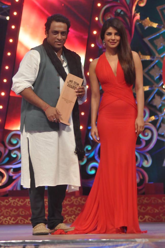 बिग स्‍टार अवार्ड 2012 के हसीन लम्‍हे... | बॉलीवुड की हसीन परियां