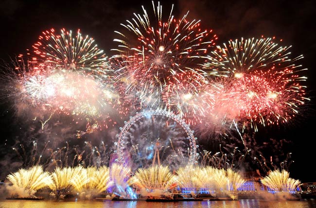 पूरी दुनिया ने किया नए साल का स्‍वागत | हॉट लियोन