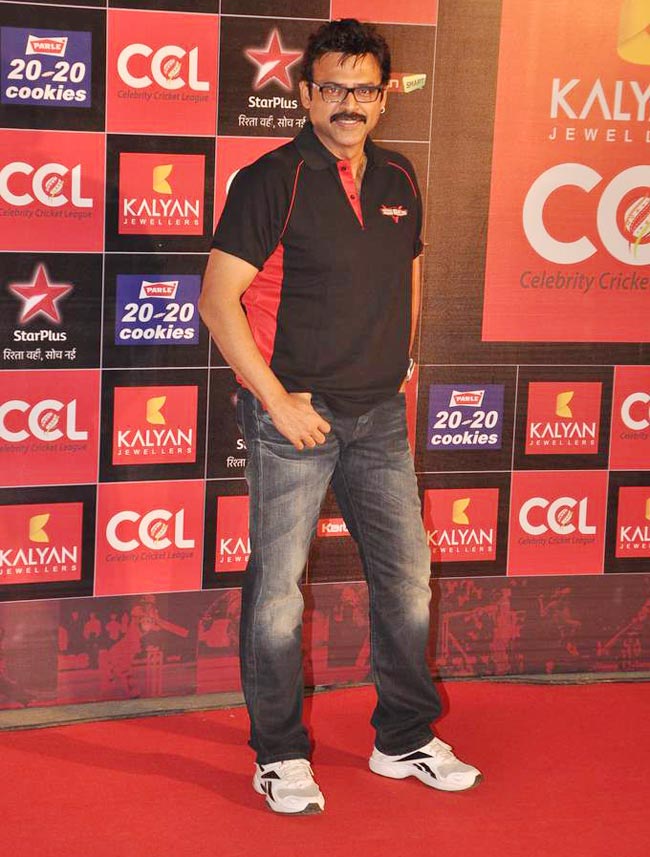 'सेलिब्रिटी क्रिकेट लीग 2013' के रेड कार्पेट पर सितारे | रैंप पर सितारे