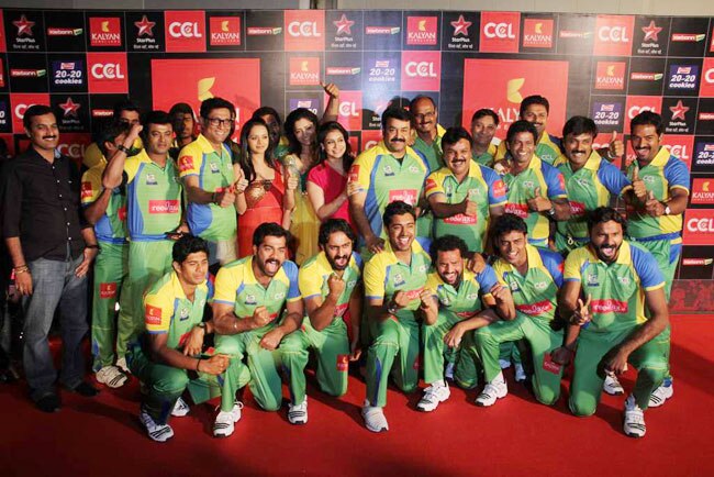 'सेलिब्रिटी क्रिकेट लीग 2013' के रेड कार्पेट पर सितारे | रैंप पर सितारे