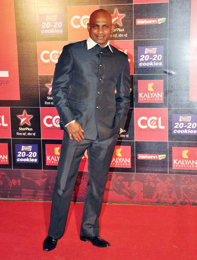 'सेलिब्रिटी क्रिकेट लीग 2013' के रेड कार्पेट पर सितारे | रैंप पर सितारे