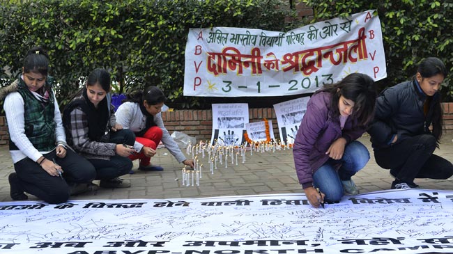 दिल्‍ली गैंगरेप मामले में इंसाफ के लिए प्रदर्शन