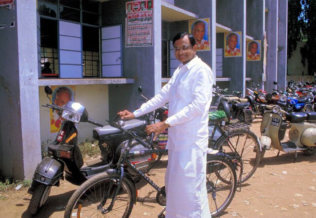 पी. चिदंबरम: जिनके इशारों पर चलती है अर्थव्‍यवस्‍था...