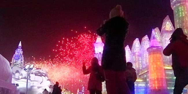 स्नो फेस्टिवल: ठंड में देखी है कहीं ऐसी मस्ती!