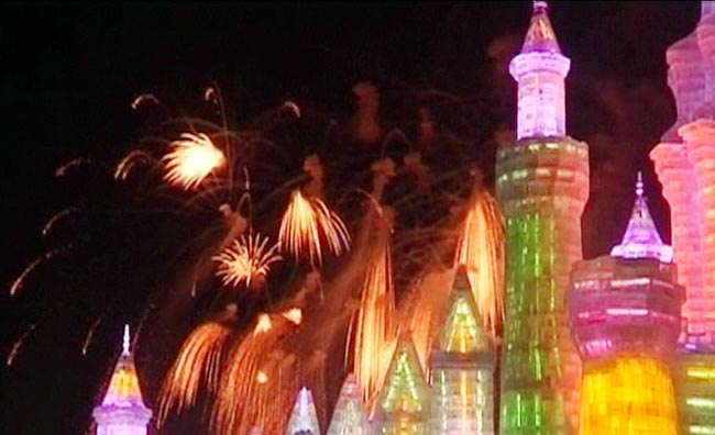 स्नो फेस्टिवल: ठंड में देखी है कहीं ऐसी मस्ती!