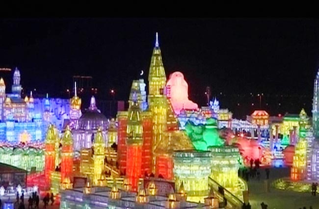 स्नो फेस्टिवल: ठंड में देखी है कहीं ऐसी मस्ती!