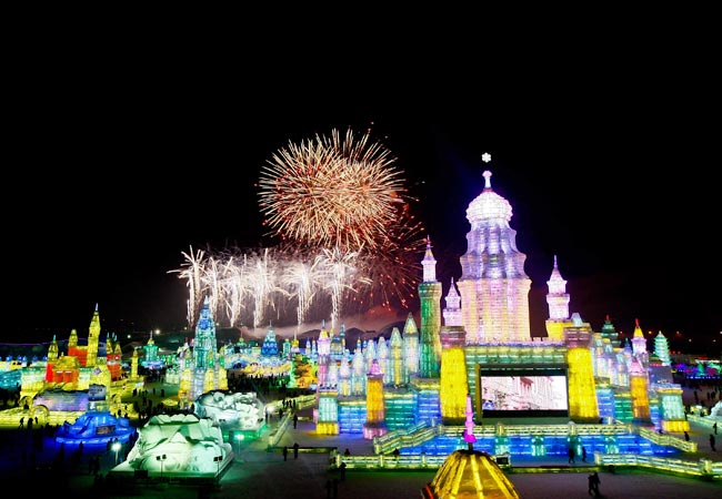 स्नो फेस्टिवल: ठंड में देखी है कहीं ऐसी मस्ती!