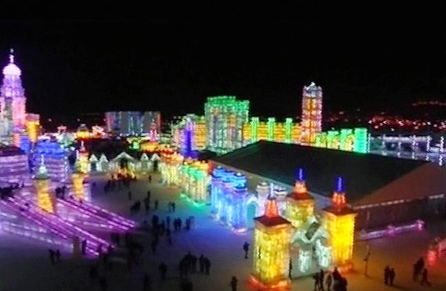 स्नो फेस्टिवल: ठंड में देखी है कहीं ऐसी मस्ती!