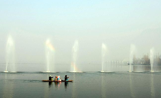 हाड़ कंपाने वाली ठंड से ठिठुरा उत्तर भारत