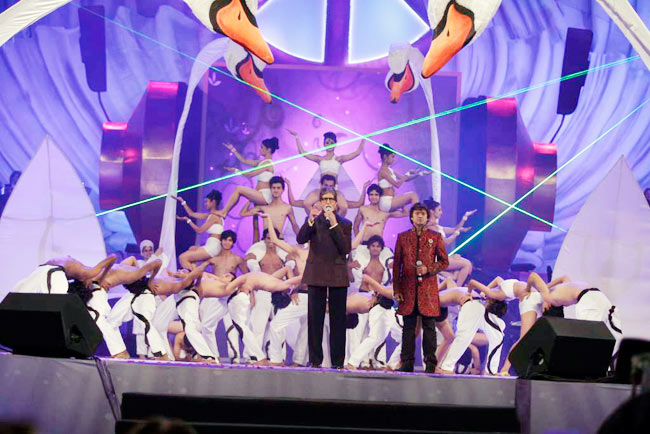 ‘ग्लोबल साउंड्स ऑफ पीस’ में छा गए अमिताभ | अमिताभ पर विशेष