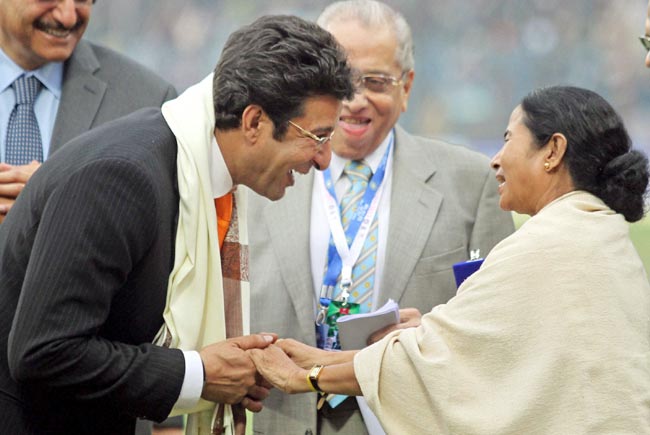 कैब ने किया भारत-पाक क्रिकेटरों को सम्मानित