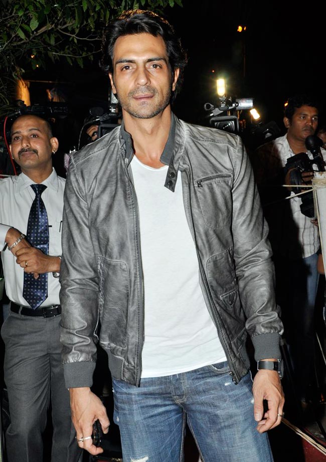 डब्बू रत्नानी के 2013 कैलेंडर लॉन्च में पहुंचा बॉलीवुड | ग्लैमर