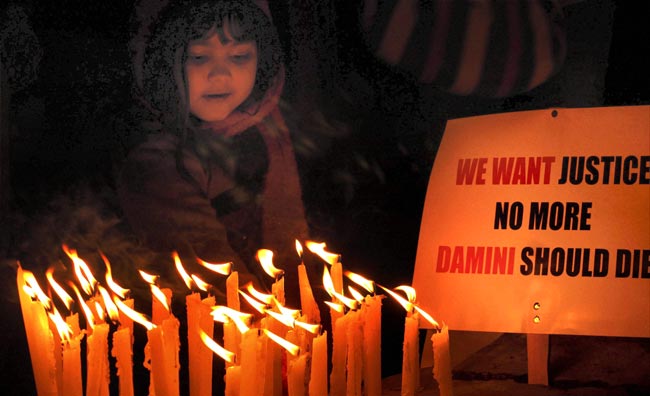 अपने अंतिम सफर में देश की 'बहादुर बेटी' | शोक में देश