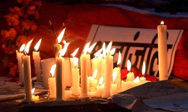 अपने अंतिम सफर में देश की 'बहादुर बेटी' | शोक में देश