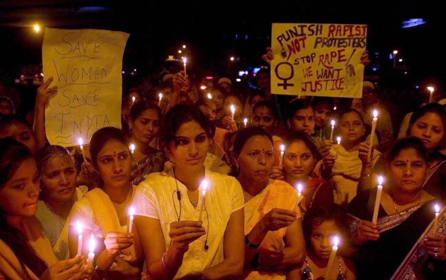 अपने अंतिम सफर में देश की 'बहादुर बेटी' | शोक में देश