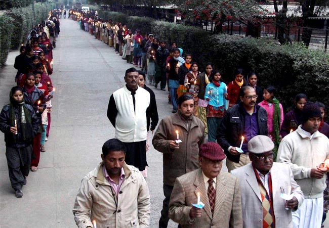 अपने अंतिम सफर में देश की 'बहादुर बेटी' | शोक में देश