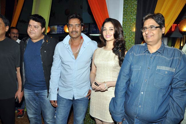 फिल्म 'हिम्मतवाला' का फर्स्‍ट लुक हुआ लॉन्‍च...