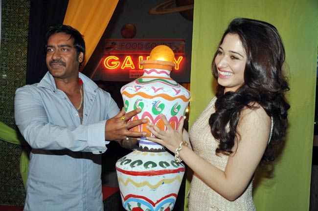 फिल्म 'हिम्मतवाला' का फर्स्‍ट लुक हुआ लॉन्‍च...