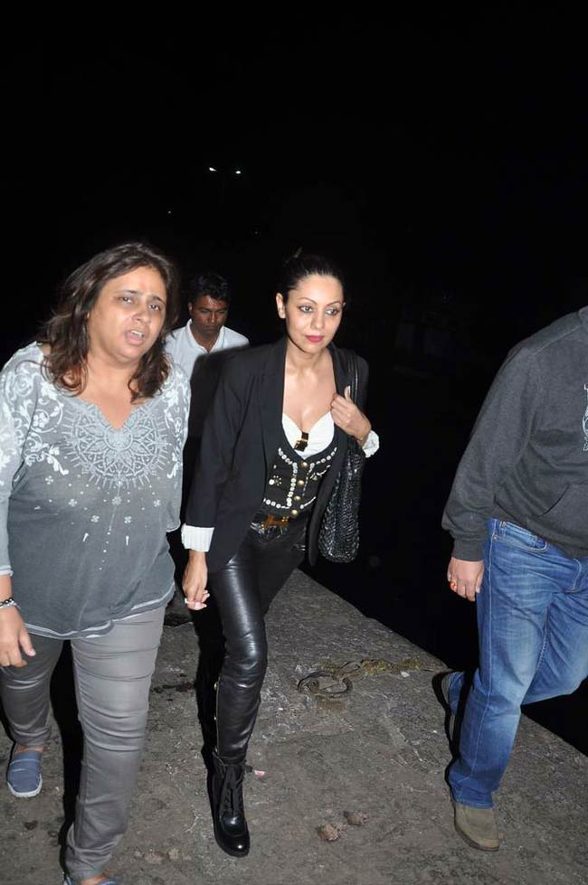 रितिक ने यॉट पर मनाया बर्थडे |   रितिक की शान