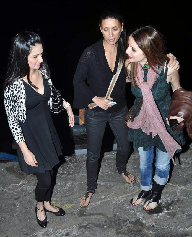 रितिक ने यॉट पर मनाया बर्थडे |   रितिक की शान