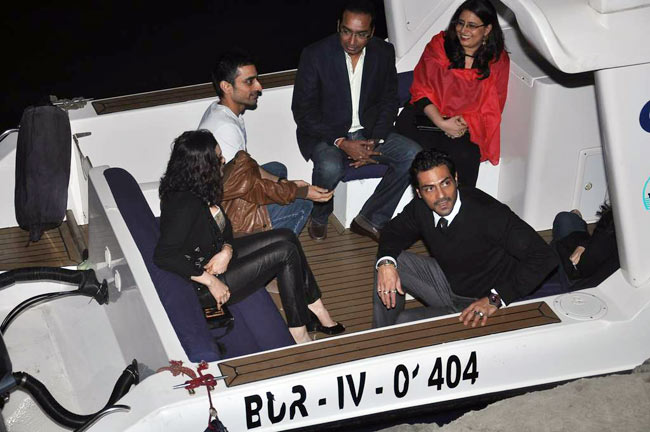 रितिक ने यॉट पर मनाया बर्थडे |   रितिक की शान