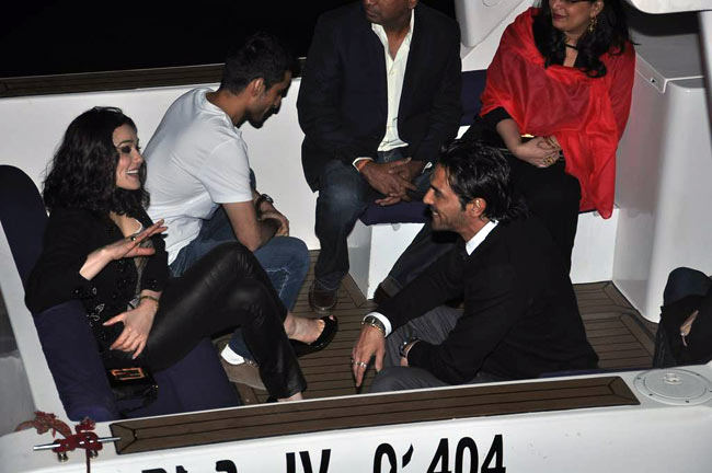 रितिक ने यॉट पर मनाया बर्थडे |   रितिक की शान