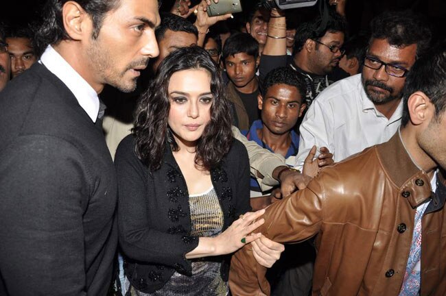 रितिक ने यॉट पर मनाया बर्थडे |   रितिक की शान