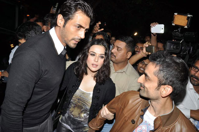 रितिक ने यॉट पर मनाया बर्थडे |   रितिक की शान